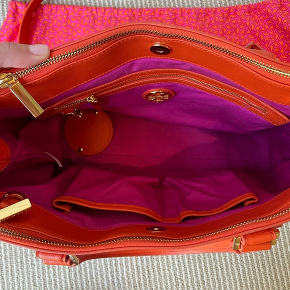 Tory Burch Robinson Double Zip Tote - Picture 2 of 4